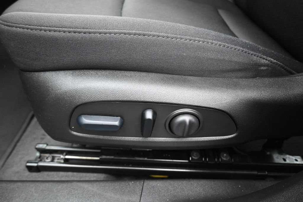 Used 2023 Chevrolet Malibu LT FWD image 12