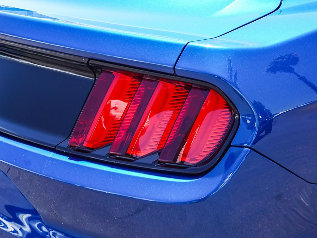 Used 2017 Ford Mustang GT RWD image 8