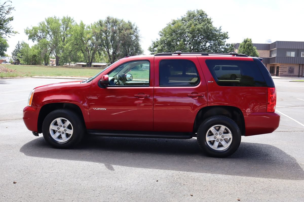 Used 2013 GMC Yukon SLT w/ SLT-2 Equipment Package AWD/4WD image 9