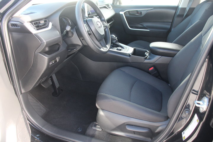Certified 2023 Toyota RAV4 LE AWD/4WD image 11