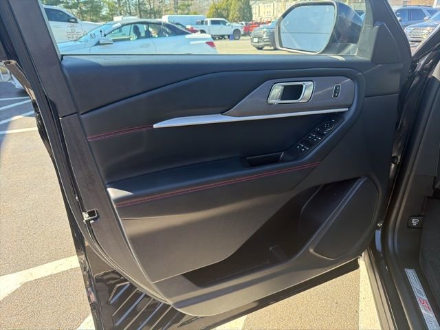 Used 2025 Ford Explorer ST-Line w/ ST-Line Street Pack image 12