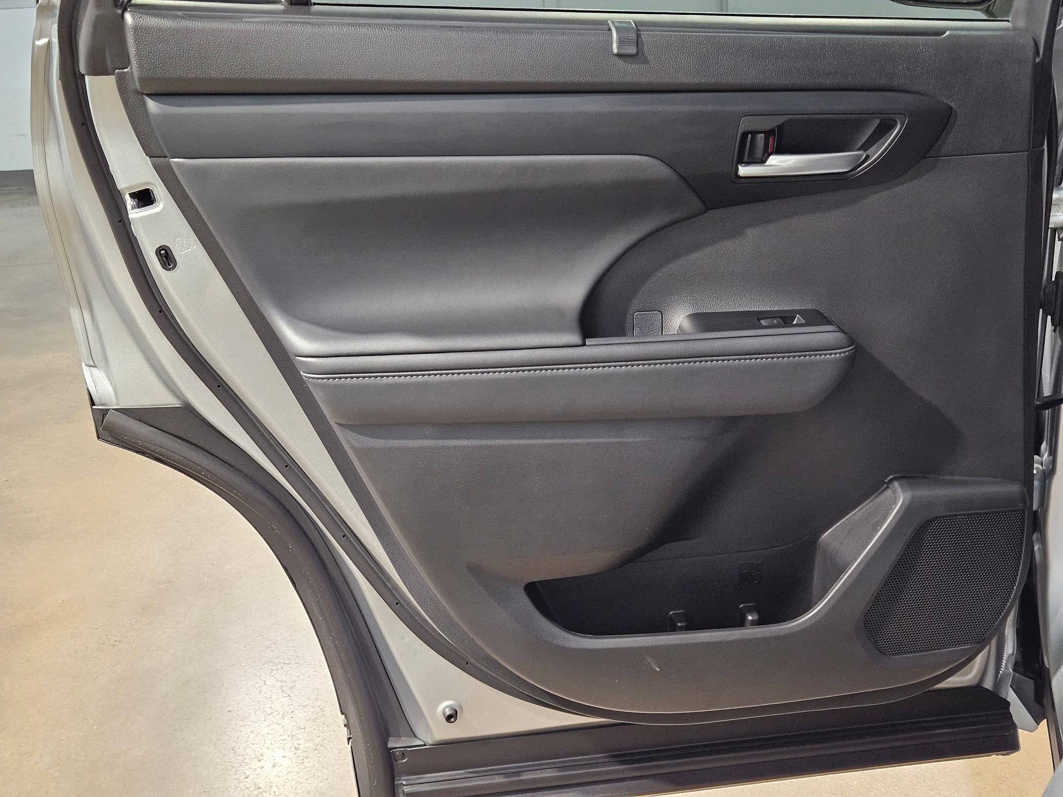 Certified 2025 Toyota Highlander XLE AWD/4WD image 34
