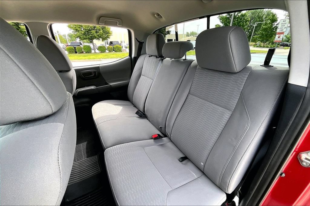 Used 2019 Toyota Tacoma SR5 AWD/4WD image 30