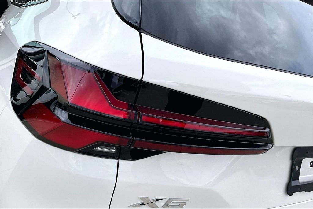 Used 2025 BMW X5 xDrive50e w/ M Sport Package image 37
