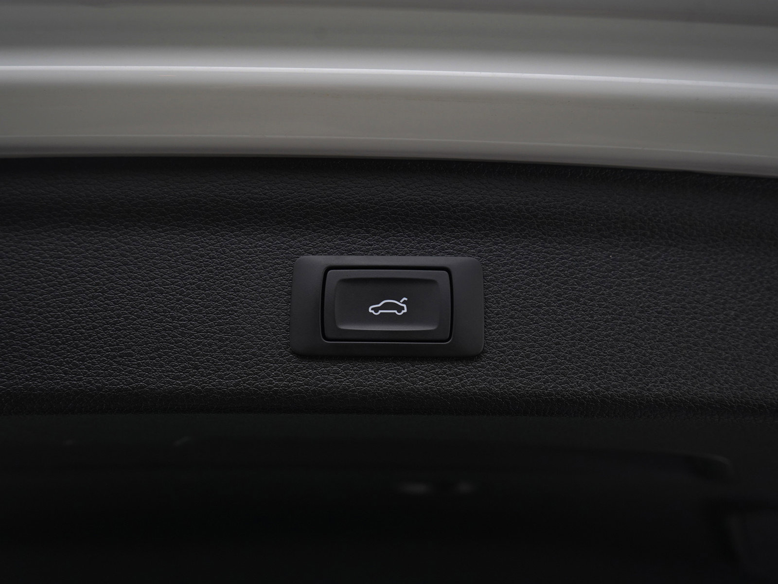 Used 2025 Audi Q3 2.0T Premium image 18