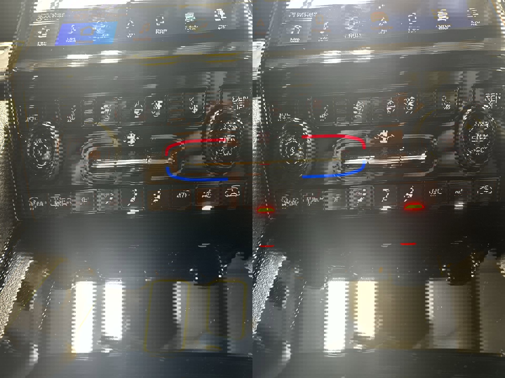 Used 2023 Jeep Grand Cherokee Overland w/ Luxury Tech Group IV image 12