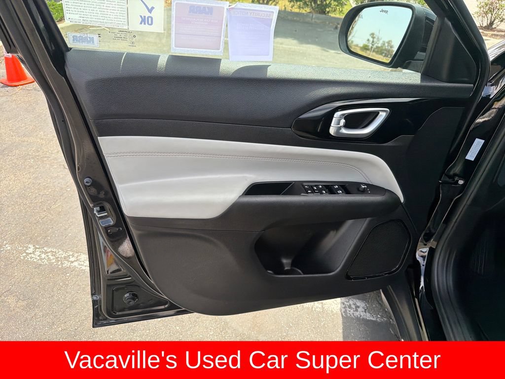 Used 2025 Jeep Compass Limited AWD/4WD image 10
