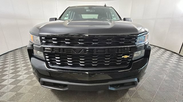 Used 2020 Chevrolet Silverado 1500 Custom w/ Custom Value Package AWD/4WD image 7