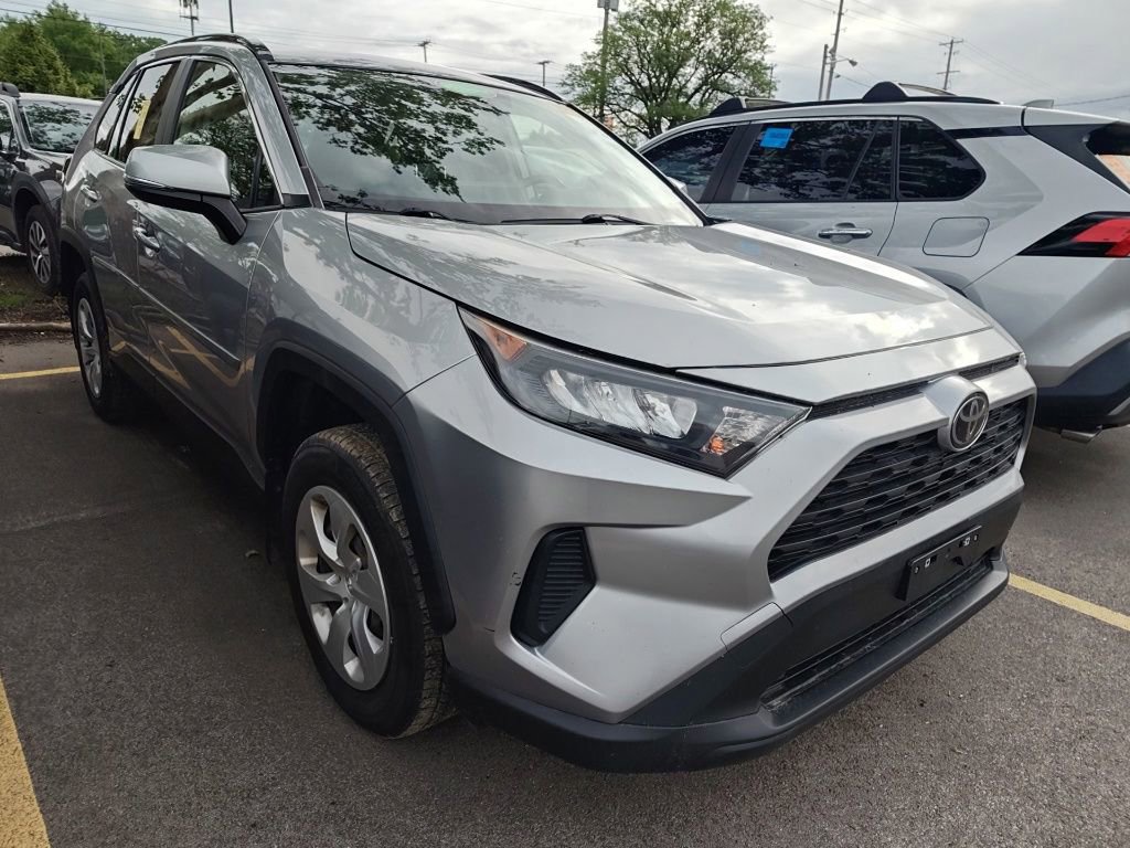 Used 2019 Toyota RAV4 LE w/ Carpet Mat Package AWD/4WD image 3