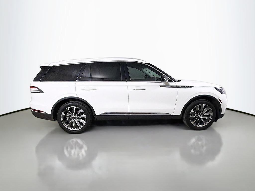 Used 2025 Lincoln Aviator Reserve AWD/4WD image 5
