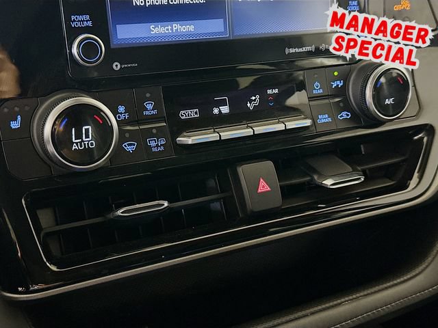Used 2022 Toyota Highlander XLE AWD/4WD image 18