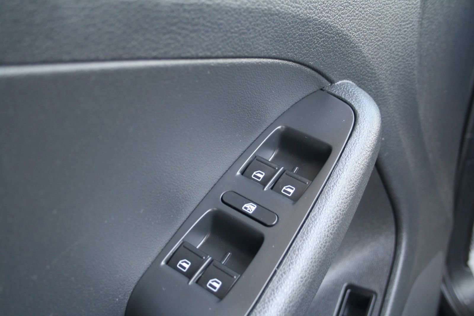 Used 2017 Volkswagen Jetta S image 15