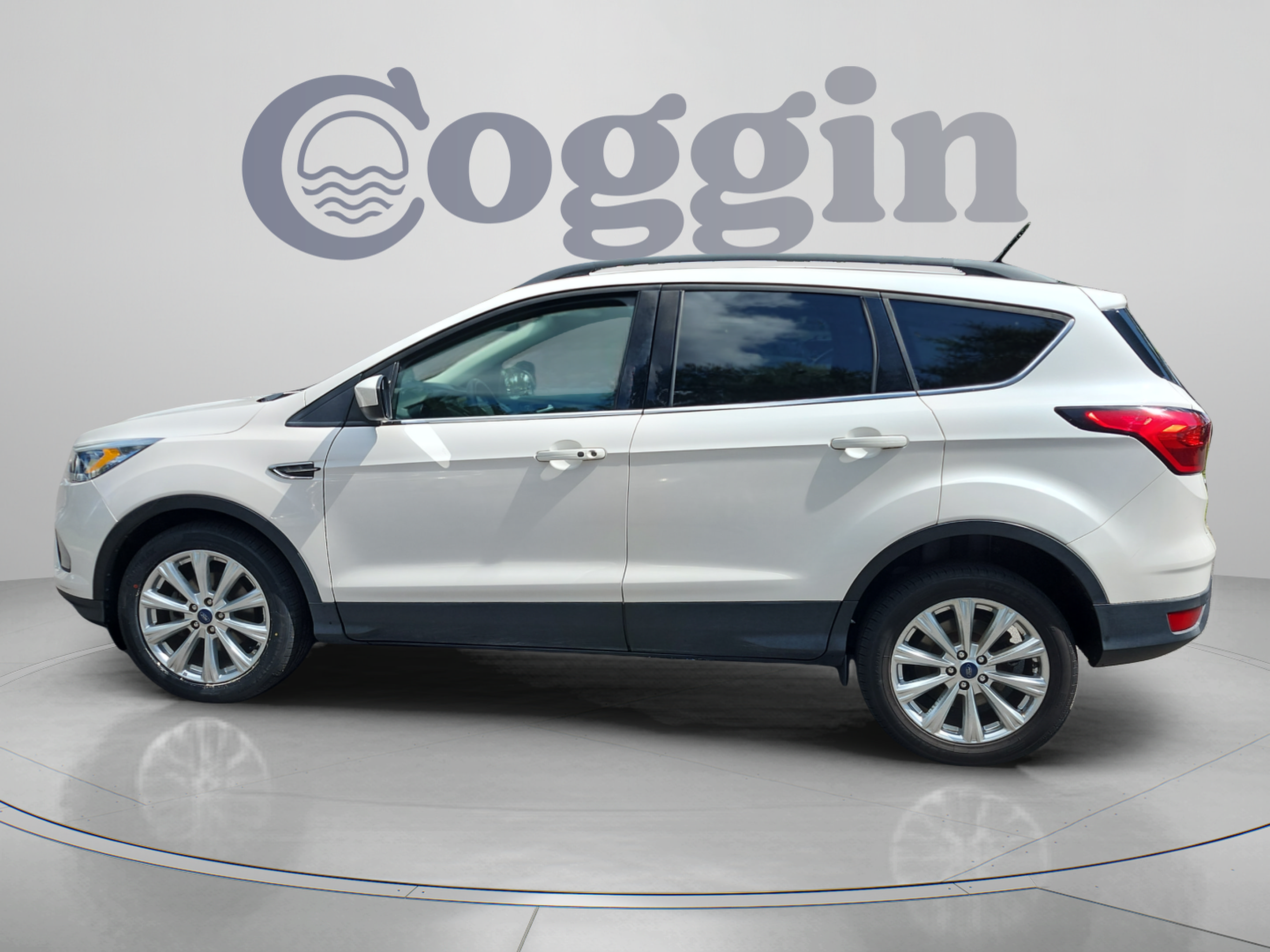 Used 2019 Ford Escape SEL FWD image 2