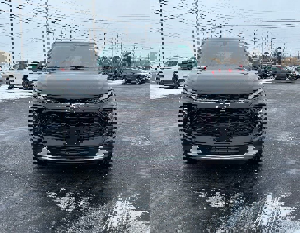 New 2025 Chevrolet Blazer LT w/ Midnight/Sport Edition image 2