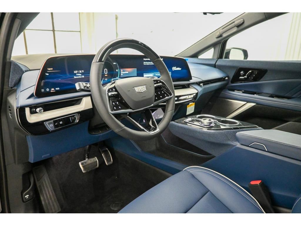 New 2026 Cadillac Optiq Luxury 2 image 20