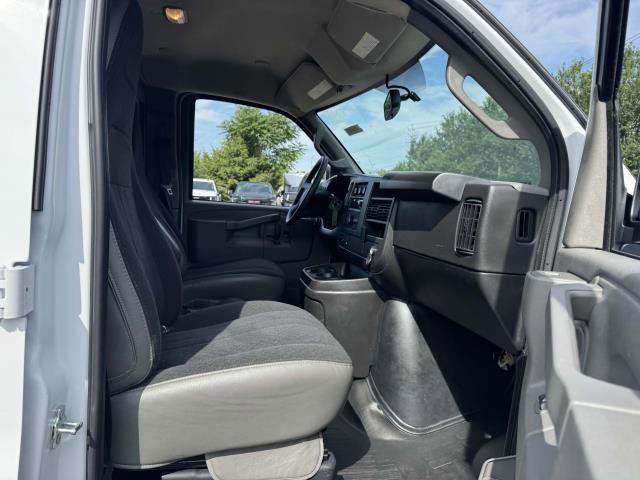 Used 2024 GMC Savana 2500 w/ Driver Convenience Package image 10