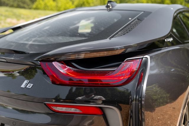 Used 2020 BMW i8 Coupe AWD/4WD image 17