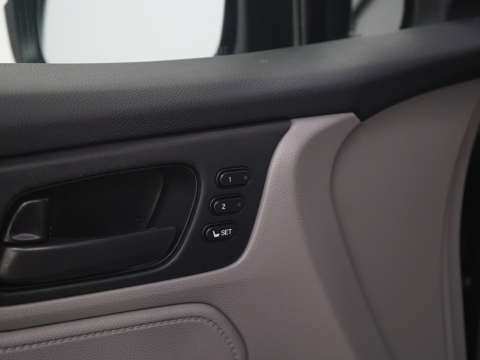 Used 2018 Honda Odyssey EX-L image 24