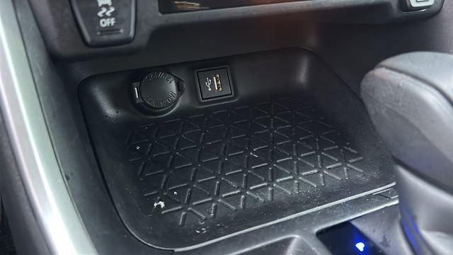 Used 2024 Toyota RAV4 LE image 22
