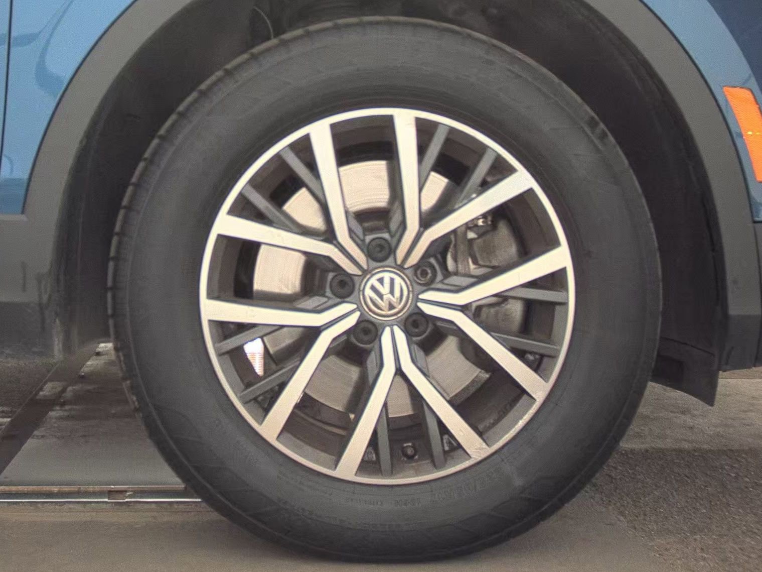Used 2018 Volkswagen Tiguan SE image 20