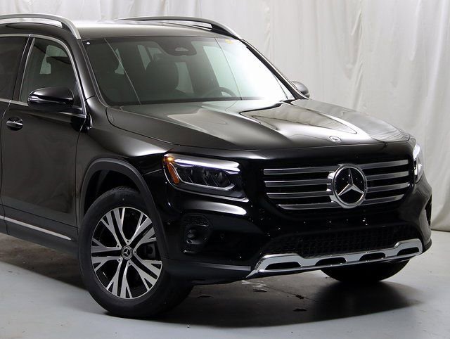 New 2025 Mercedes-Benz GLB 250 4MATIC image 2