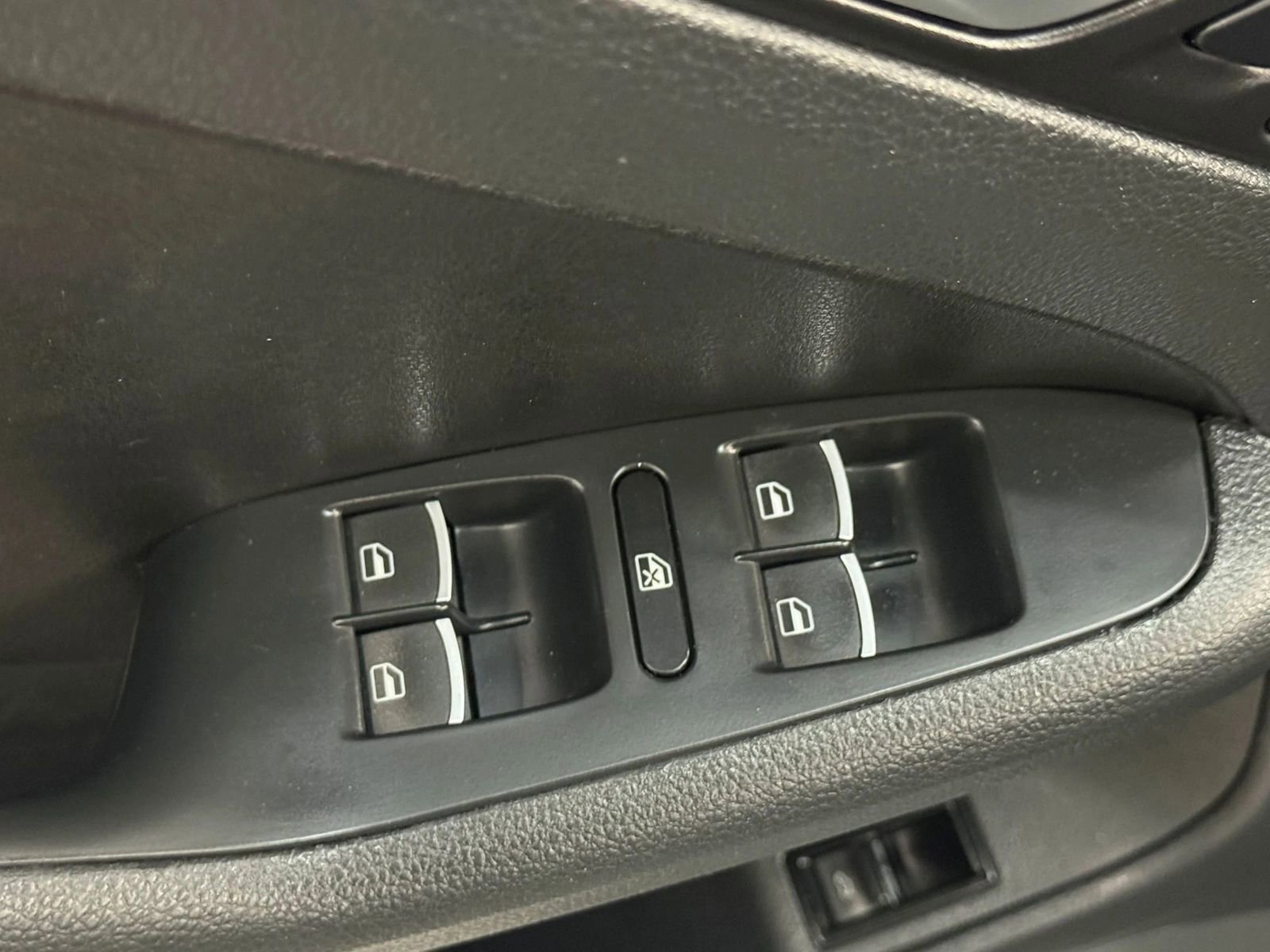 Used 2014 Volkswagen Jetta GLI image 24