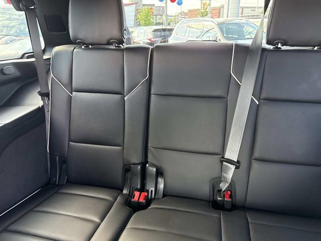 Used 2023 Cadillac Escalade Premium Luxury image 19