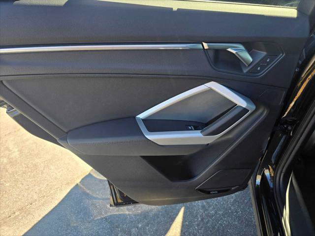 Used 2023 Audi Q3 2.0T Premium Plus w/ Premium Plus Package image 20