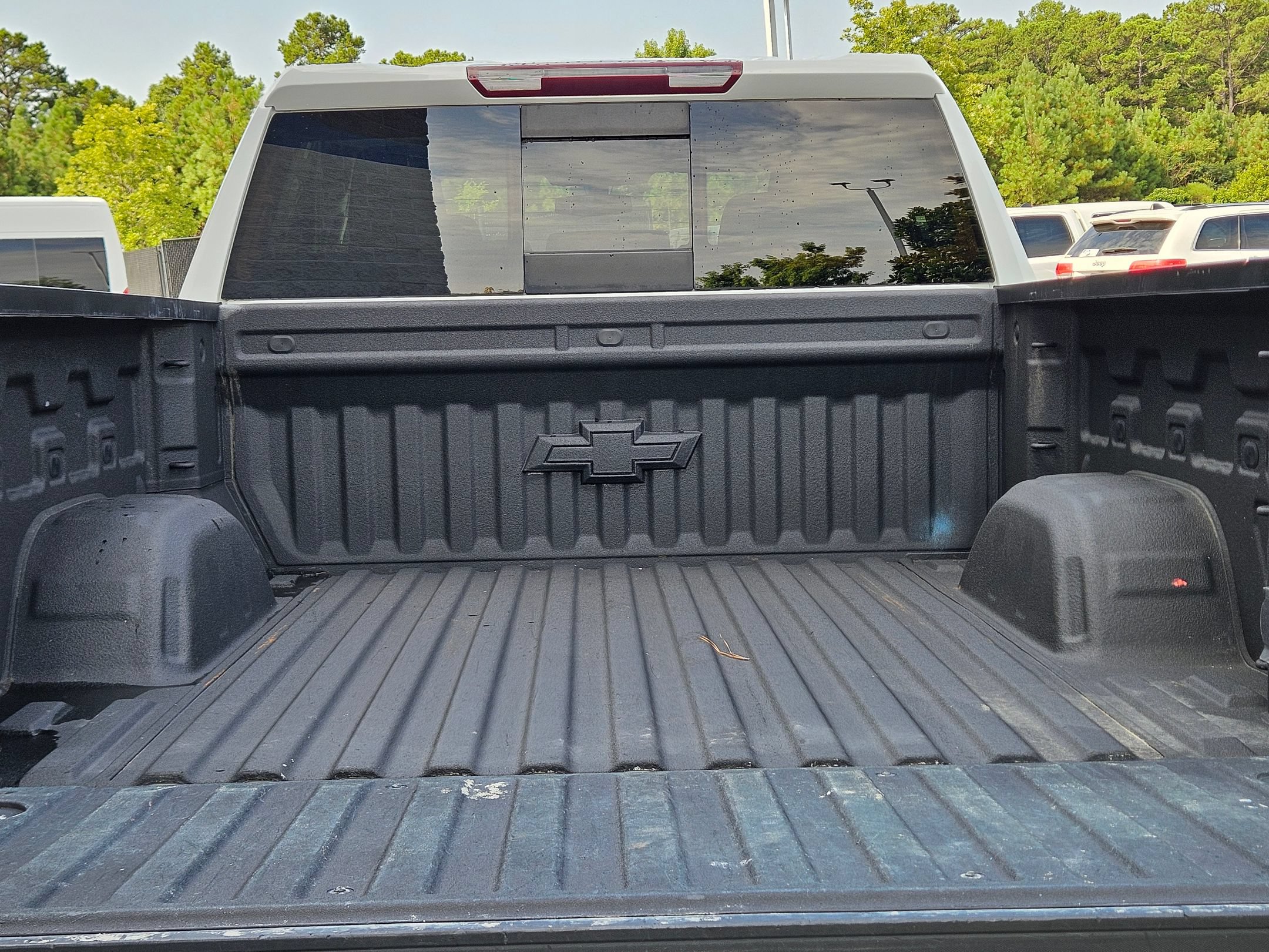 Used 2021 Chevrolet Silverado 1500 LT w/ Z71 Off-Road Package AWD/4WD image 29