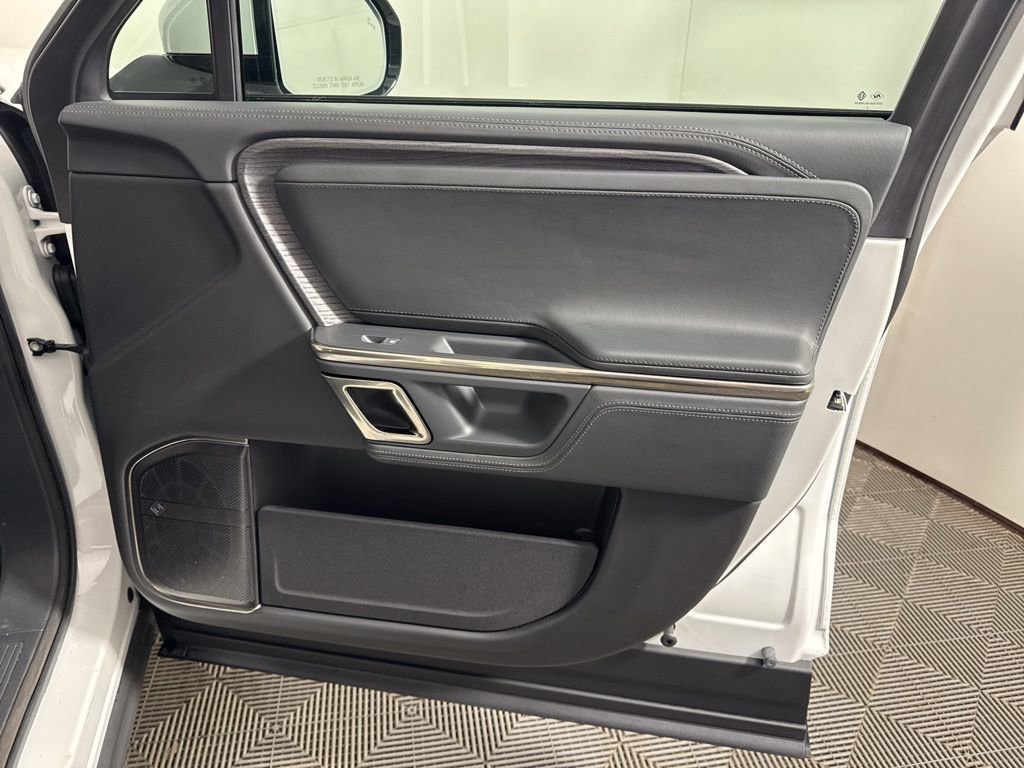 Used 2023 Rivian R1T Adventure image 13