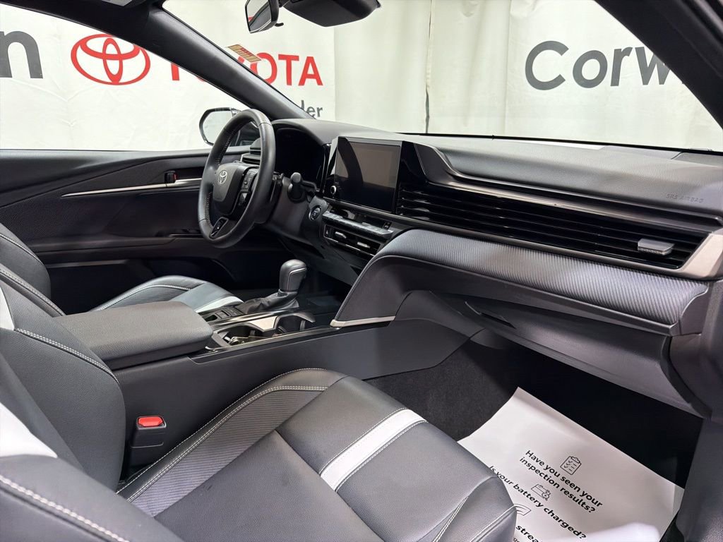 Used 2025 Toyota Camry SE image 11
