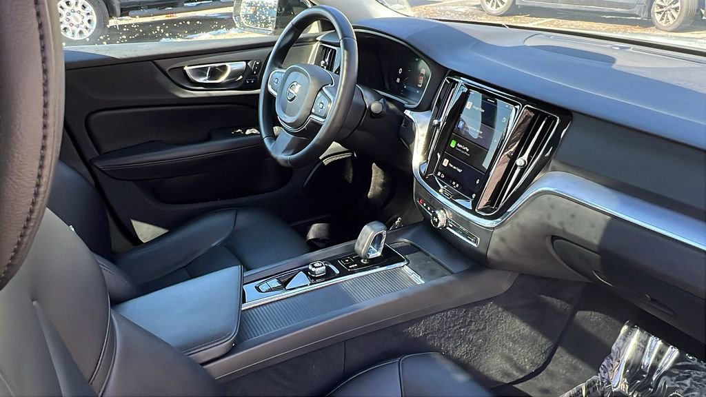 Used 2024 Volvo S60 B5 Core image 11