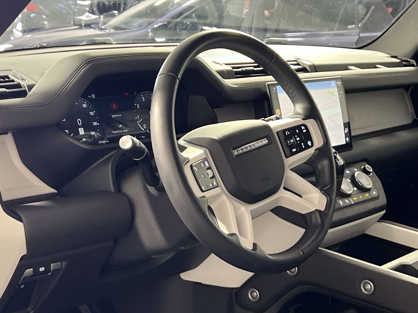 Used 2025 Land Rover Defender 110 S image 16