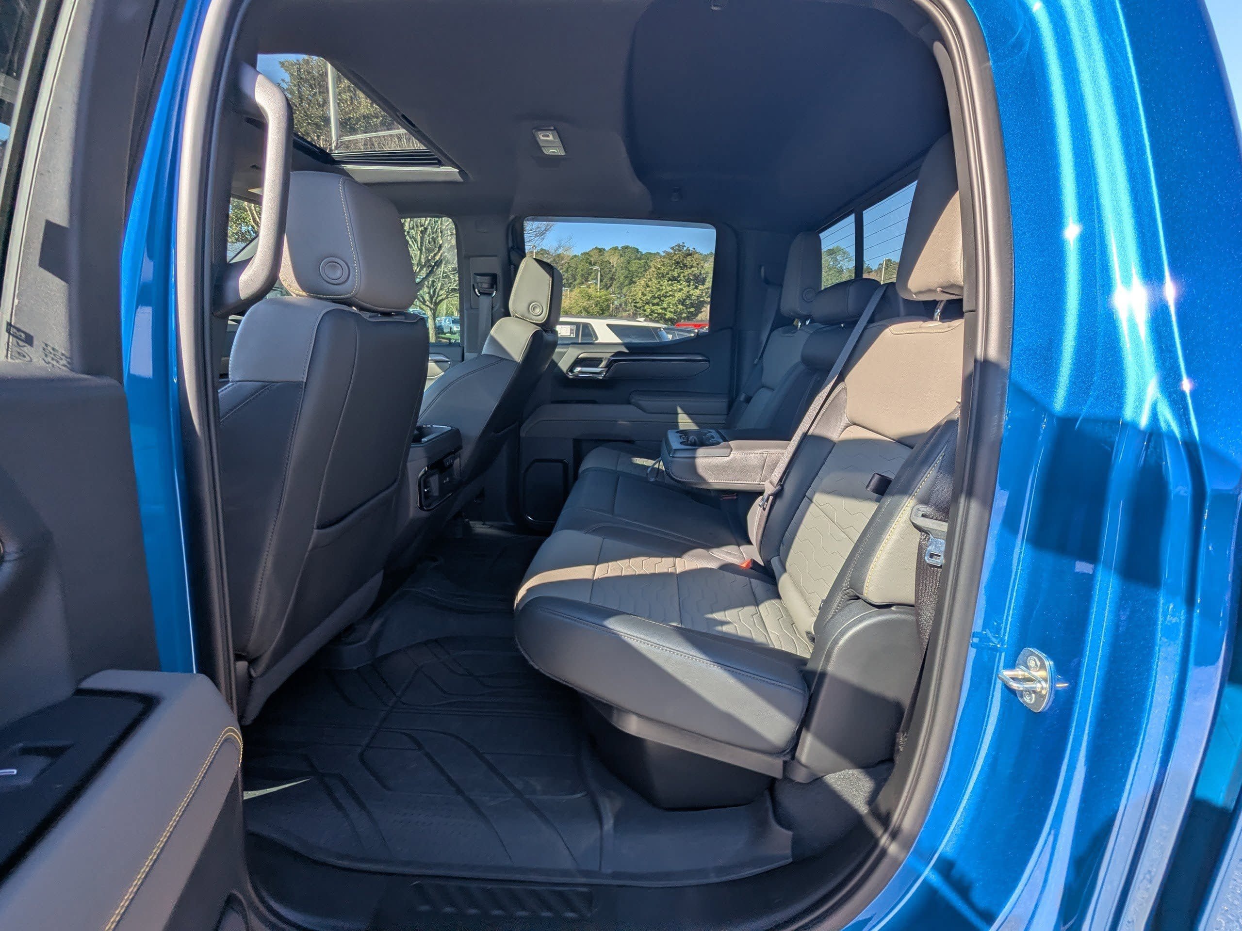 Used 2023 Chevrolet Silverado 1500 ZR2 AWD/4WD image 11