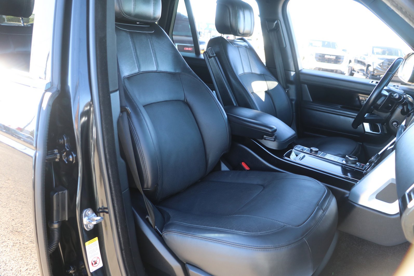 Used 2020 Land Rover Range Rover HSE image 38