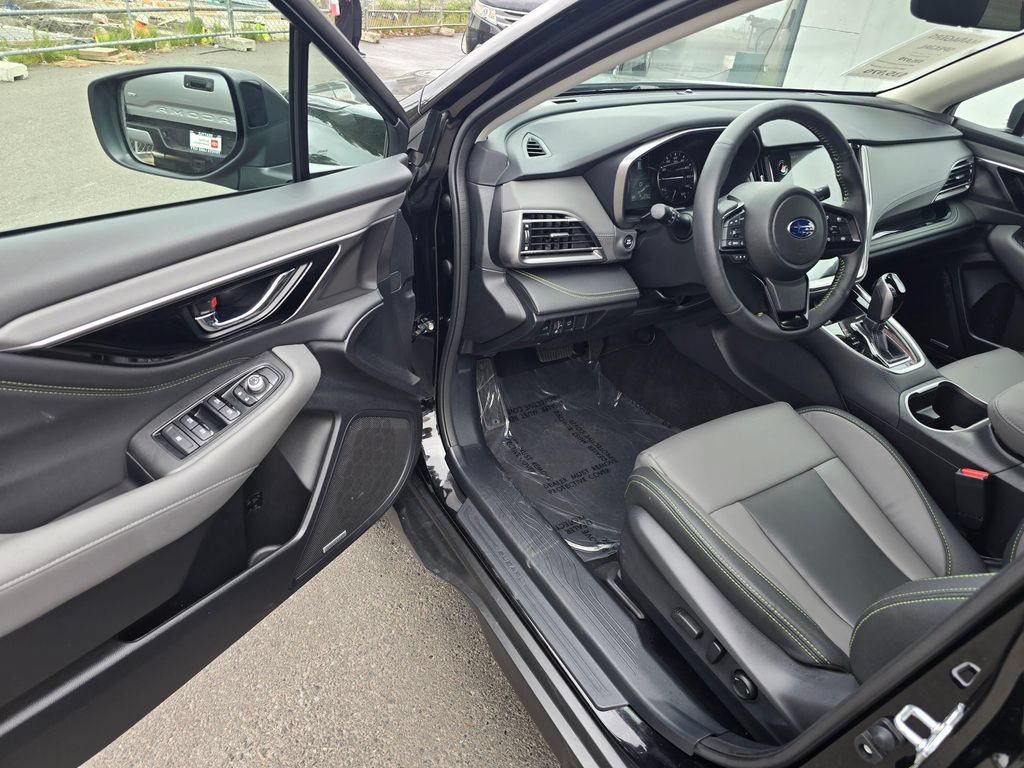 Used 2025 Subaru Outback Onyx Edition AWD/4WD image 21