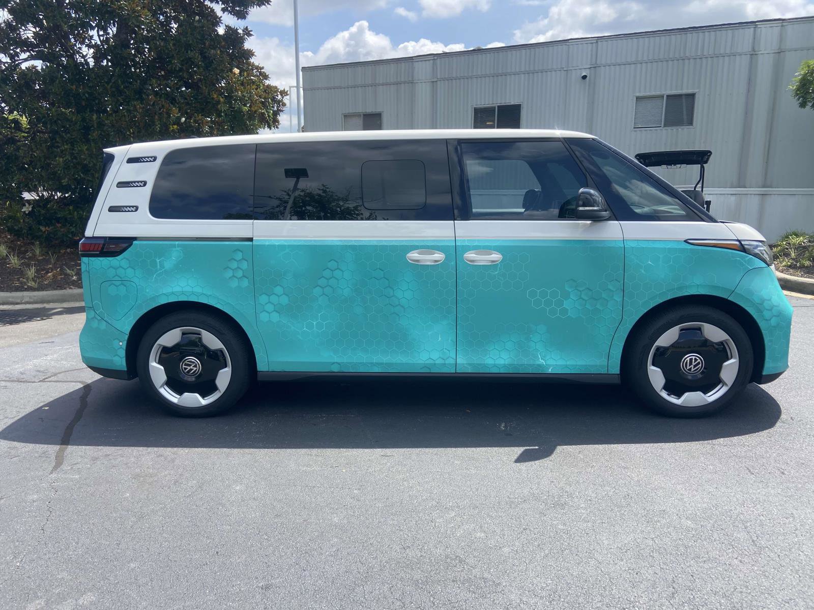 New 2025 Volkswagen ID. Buzz Pro S RWD image 10