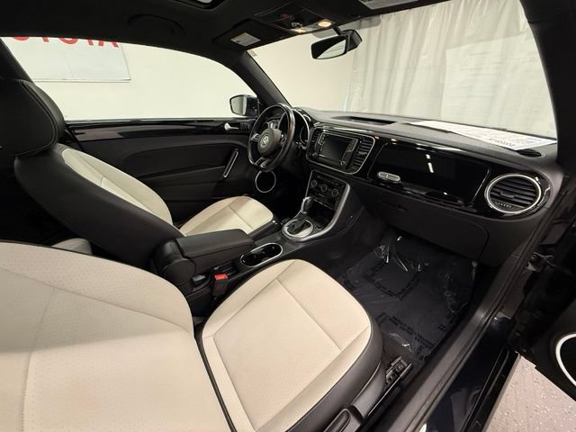 Used 2019 Volkswagen Beetle 2.0T SE w/ SE Premium Package FWD image 9