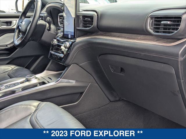 Used 2023 Ford Explorer Platinum w/ Technology Package image 24