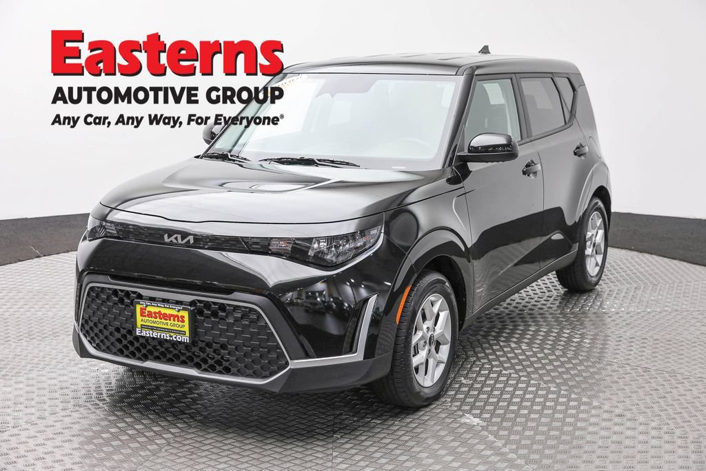 Used 2025 Kia Soul LX w/ LX Technology Package