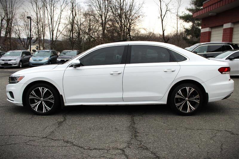 Used 2021 Volkswagen Passat 2.0T SE image 2