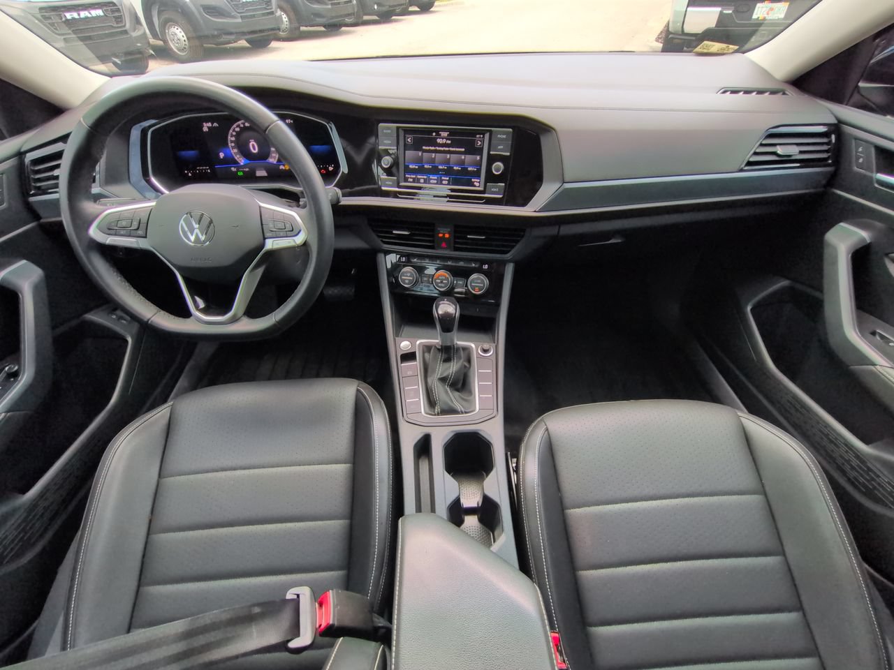 Used 2022 Volkswagen Jetta SE FWD image 15