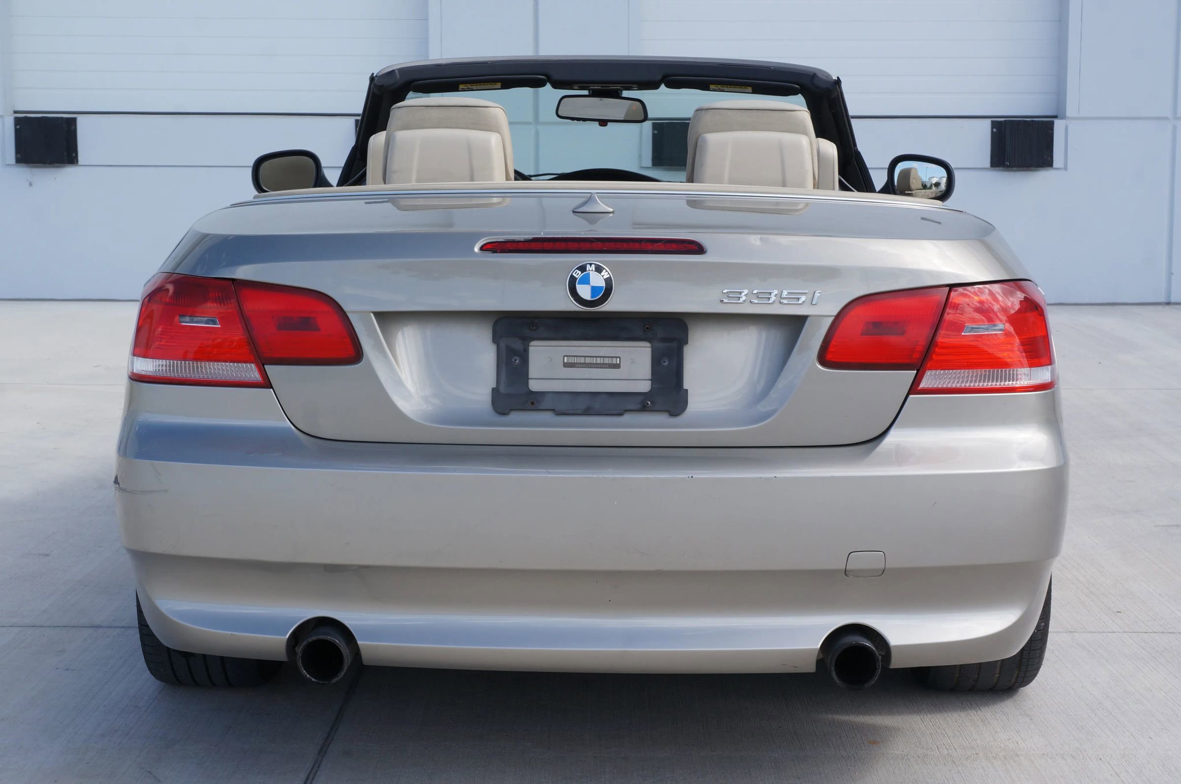 Used 2010 BMW 335i Convertible image 14