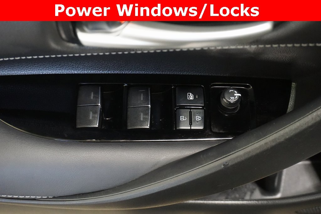 Used 2023 Toyota Corolla SE image 6