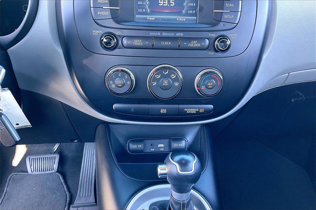 Used 2016 Kia Soul + image 26
