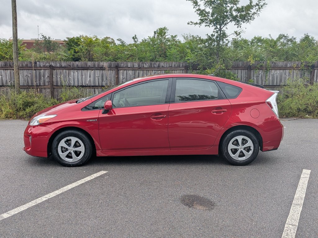 Used 2013 Toyota Prius Four FWD image 2