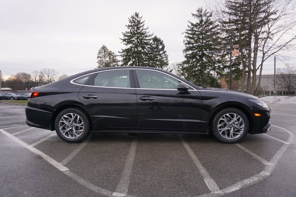 Used 2021 Hyundai Sonata SEL w/ Convenience Package FWD image 2