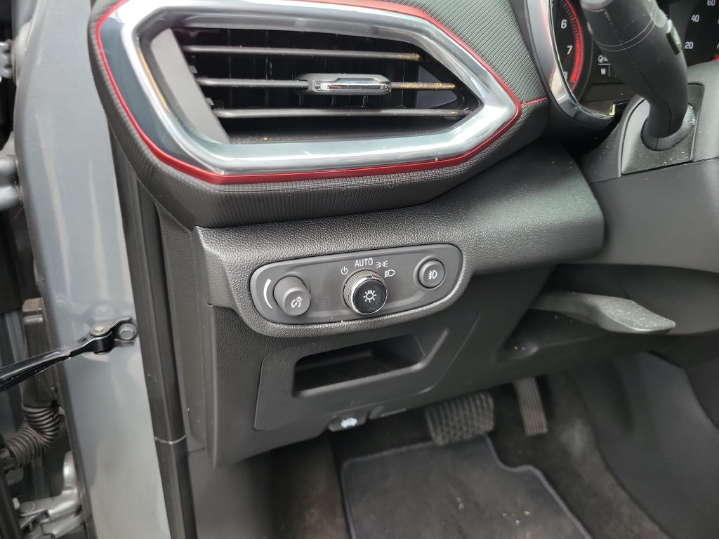 Used 2023 Chevrolet TrailBlazer RS FWD image 16