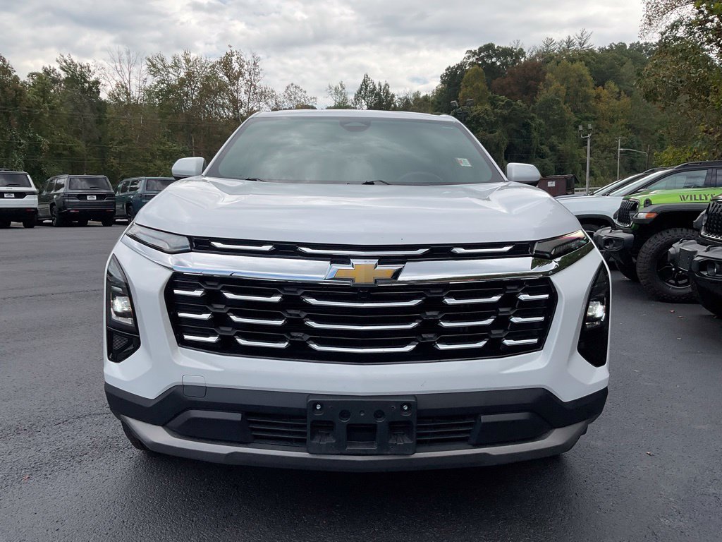 Used 2026 Chevrolet Equinox LT AWD/4WD image 2