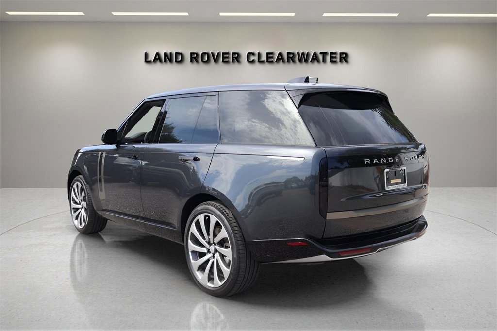 New 2025 Land Rover Range Rover SE image 3